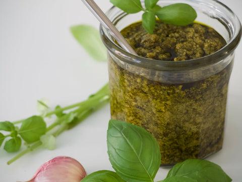 Cinque modi per usare il Pesto di Moringa - Azienda Agricola Favella