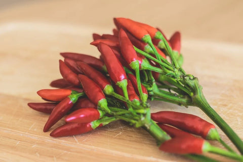 Perché scegliere il Peperoncino Calabrese: storia, gusto e benefici - Azienda Agricola Favella