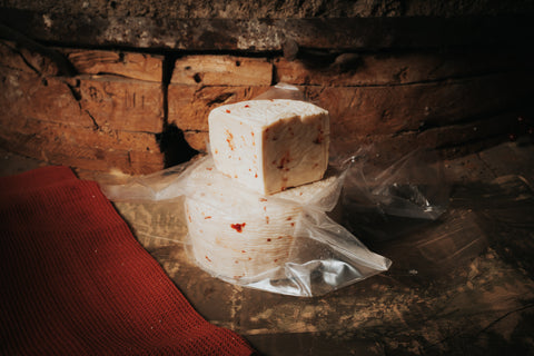 Formaggio fresco di latte di Bufala al Peperoncino