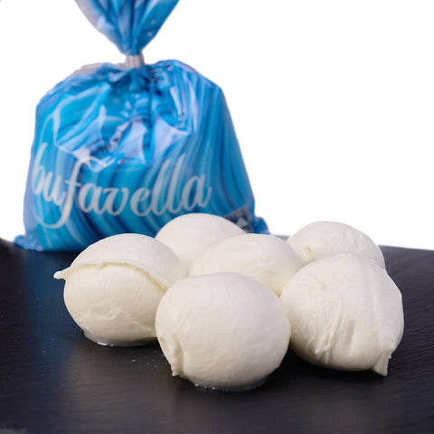 Bocconcini di latte di Bufala - Azienda Agricola Favella