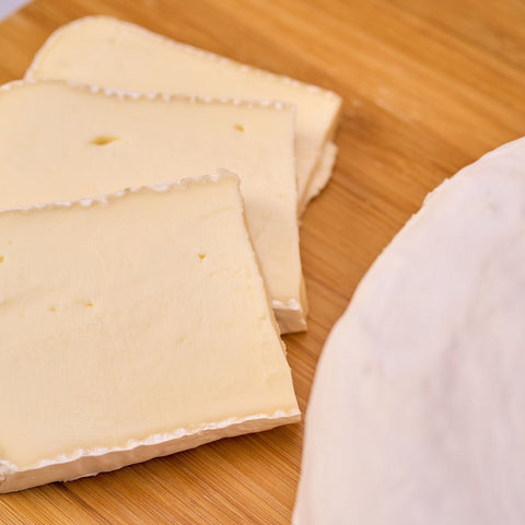 Crosta Fiorita di latte di bufala - Azienda Agricola Favella