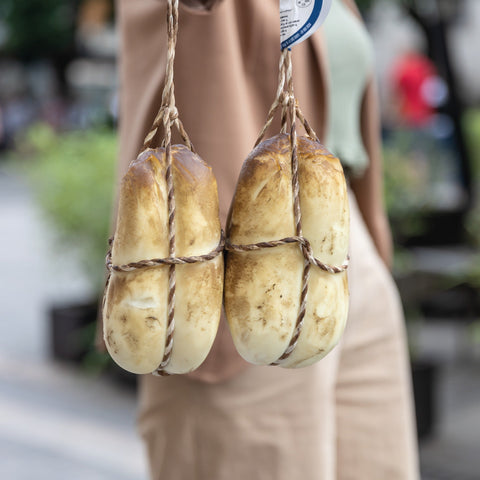 Caciocavallo affumicato di latte di Bufala - Azienda Agricola Favella